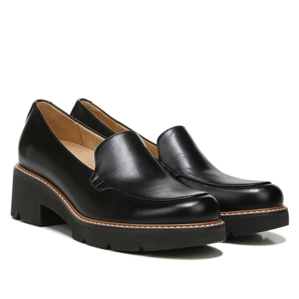 NIB Naturalized Black Leather Women's Loafers 7M retail$119.00